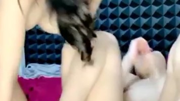 Bokep Indo Flora Duet Lesbi Omek Bareng Bling2