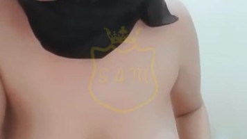 Bokep Jilbab – Santuy Aja Cici Jilbab Hitam Telanjang Show Remas TT