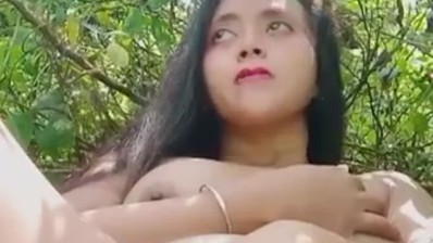 Bokep Indo Tante Yunita Colmek di Semak