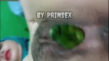 Bokep Indo VCS Cewek Jilbab Omek Pake Timun