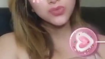 Bokep Indo Belahan Dada Miss Lins Diraba Sendiri