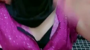Bokep Indo Mimin Jilbab Show Belahan Dan Paha Mulus