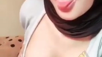 Cewek Jilbab Hitam Tiktokers Binal