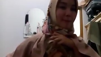 Bokep Indo Guru Jilbab Pap Tetek Buat Selingkuhan